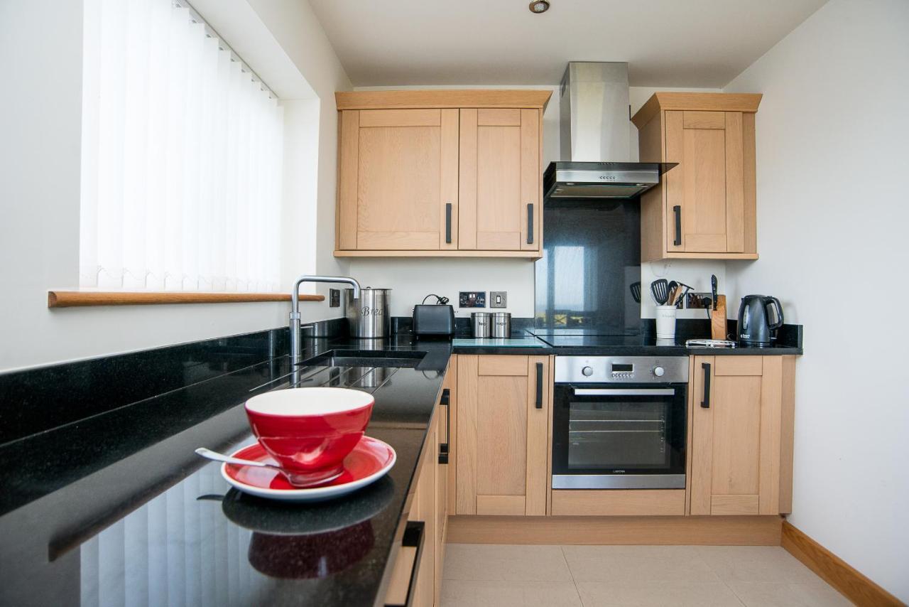 Finest Retreats - Sea Views Cottage Престатин Екстериор снимка