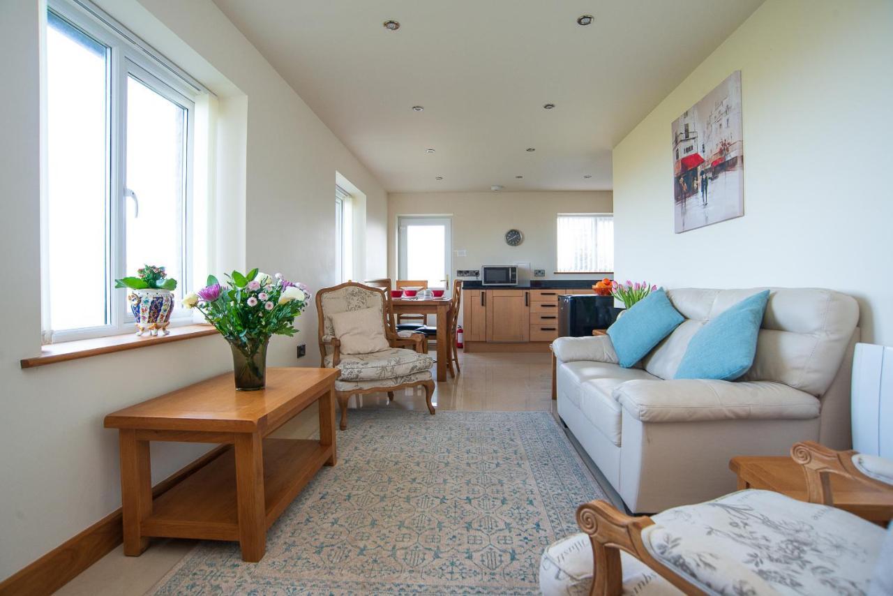 Finest Retreats - Sea Views Cottage Престатин Екстериор снимка