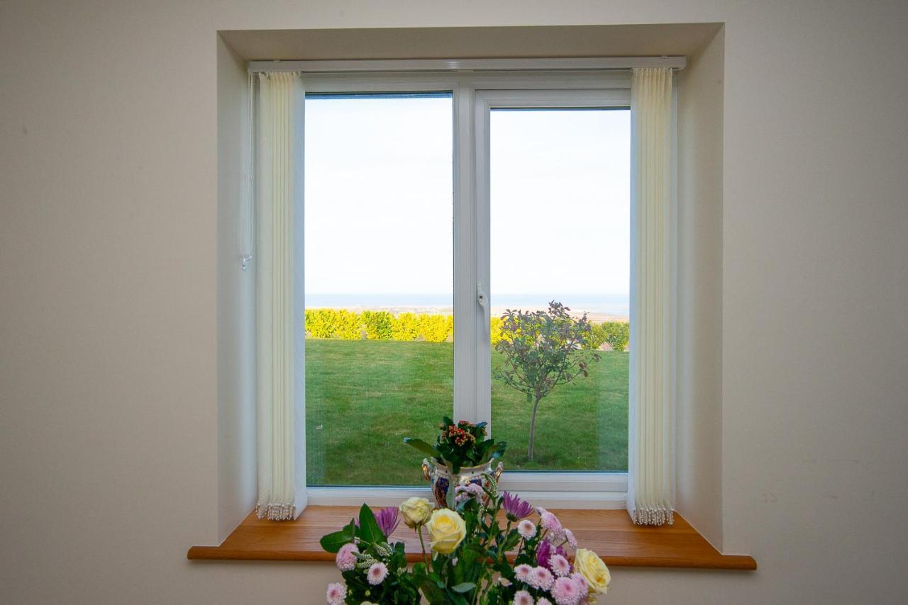 Finest Retreats - Sea Views Cottage Престатин Екстериор снимка